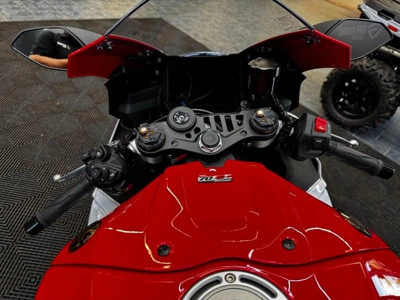 Yamaha Yzf-r9 70e Anniversaire 2026 alt