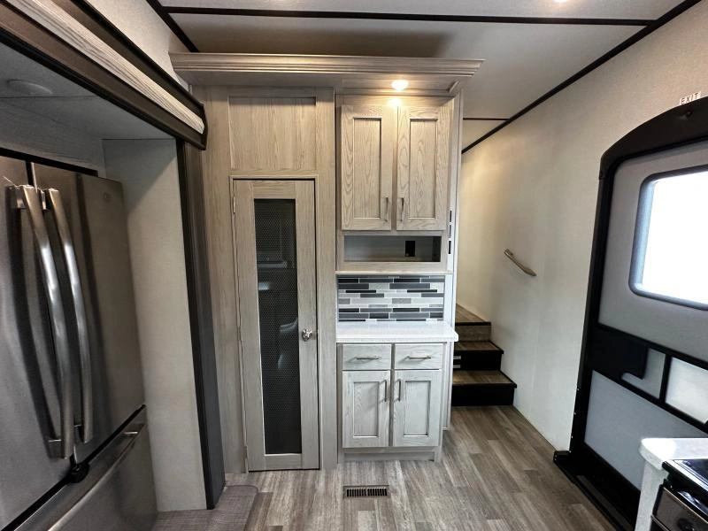 Keystone Rv Montana 373rd 2021 alt