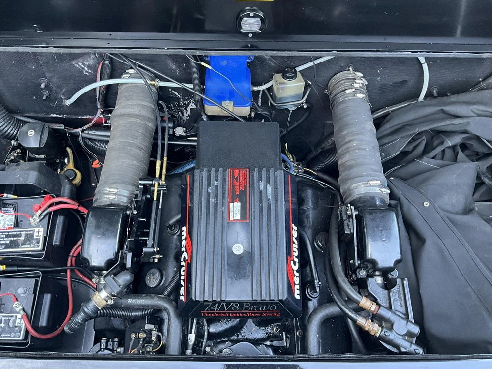 1990 Baja Boats Outlaw 27 alt