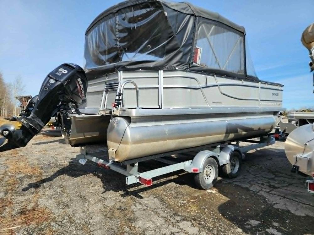 2023 Princecraft Vectra Pontoon alt