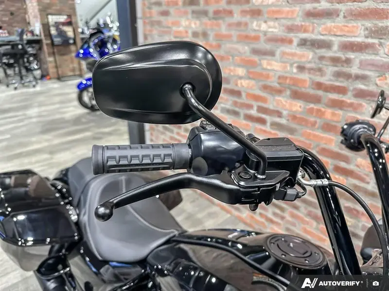 2026 Harley-Davidson ROAD GLIDE thumbnail 16