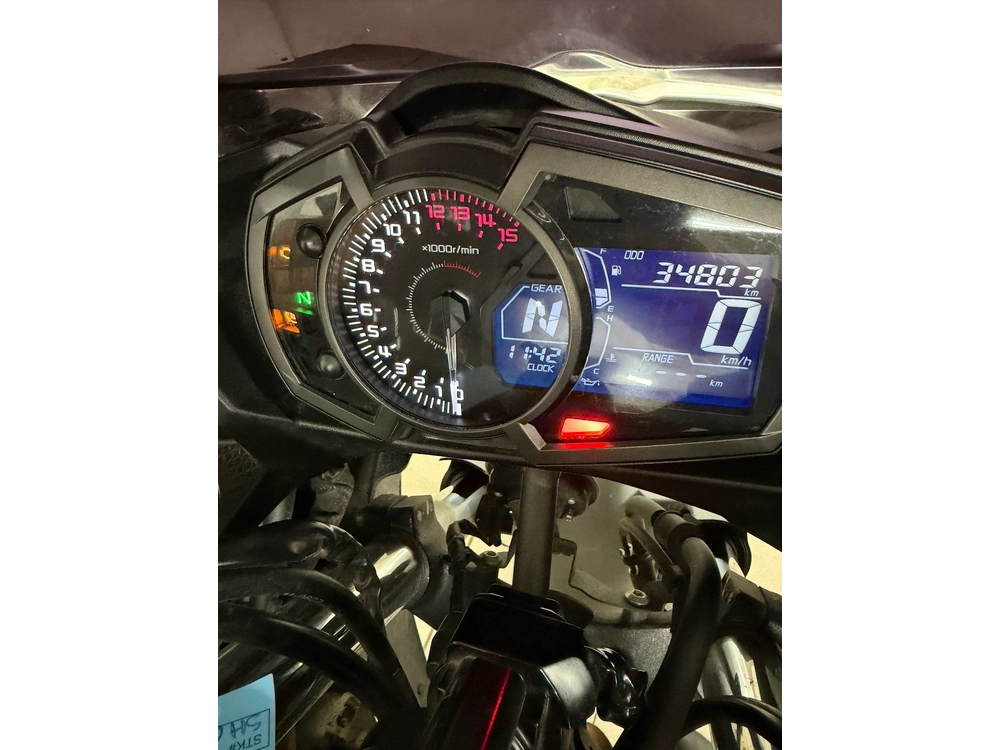 2023 Kawasaki Ninja 400 alt