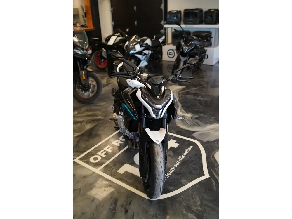 Cfmoto 675 Nk Blanc 2026 alt