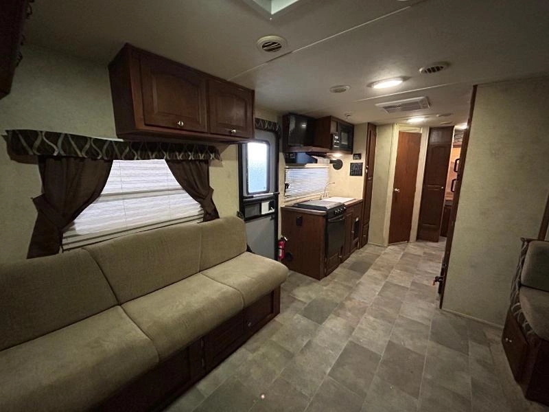 2014 Forest River Flagstaff Shamrock 233ss alt
