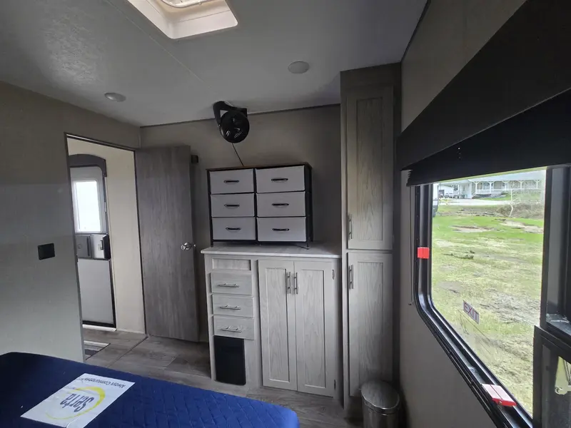 2023 Coachmen Catalina 39FKTS thumbnail 20