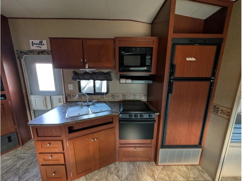Crossroads Zinger 250bh 2010 alt