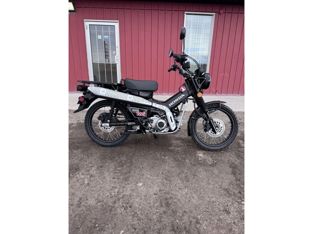 2026 Honda Trail 125 alt