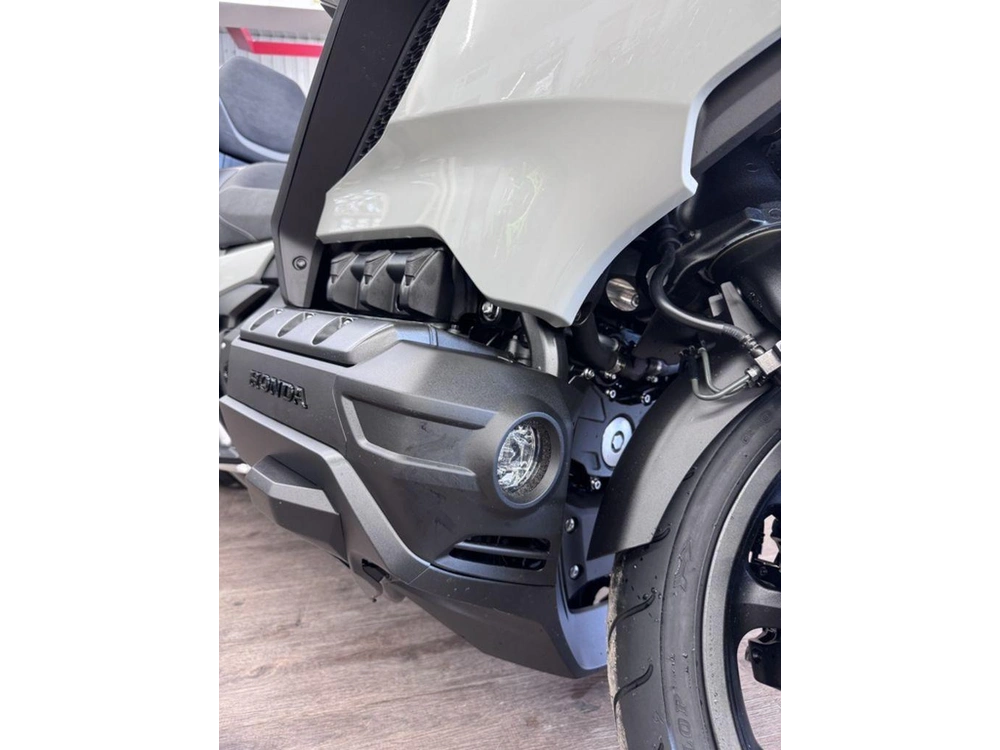 2026 Honda Gold Wing Tour alt