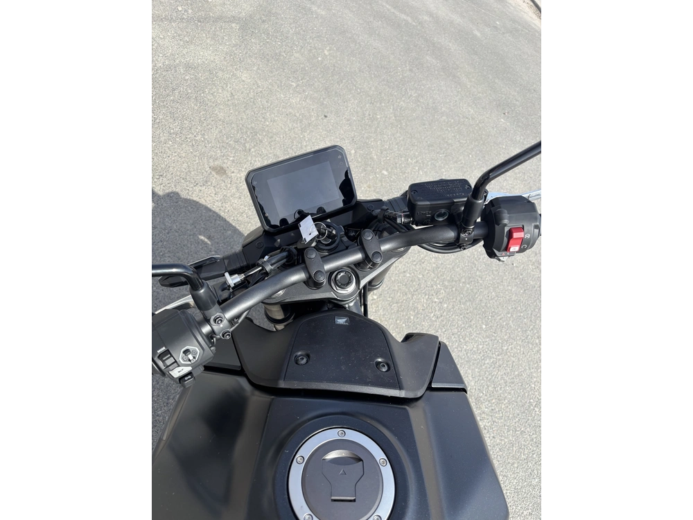 Honda Cb750 2025 alt