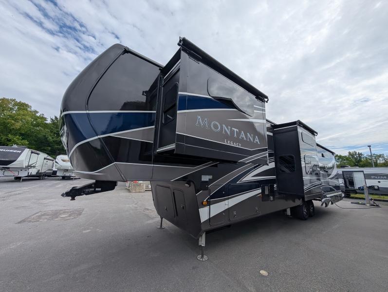 2023 Keystone RV Montana thumbnail 5