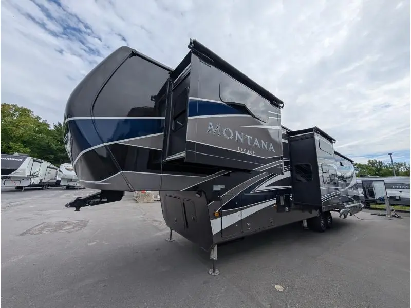2023 Keystone RV Montana