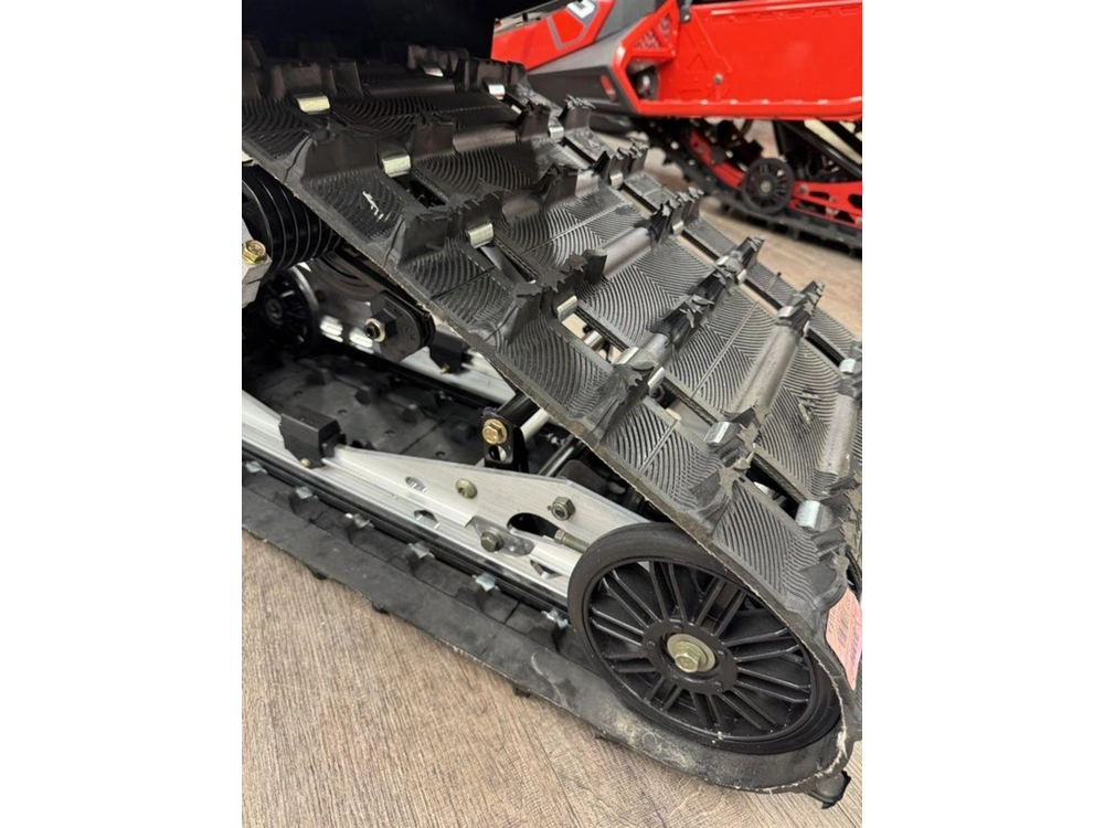 2026 Polaris Prostar S4 Indy Xc 137 Gloss Black / Blue Dusk alt