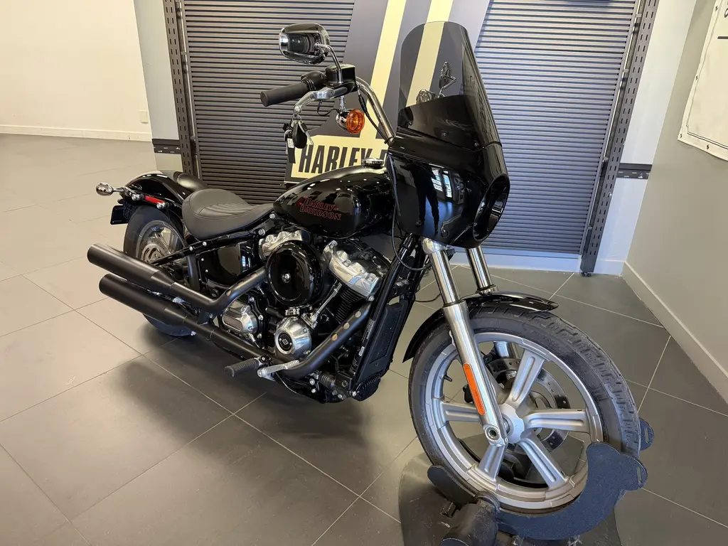 Harley-Davidson Softail Standard FXSTFXST 2023