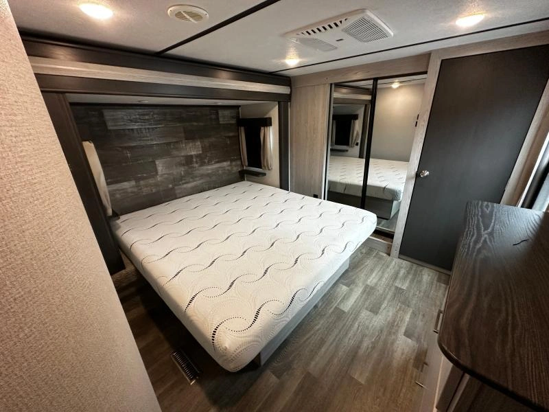 Keystone Rv Montana 373rd 2021 alt