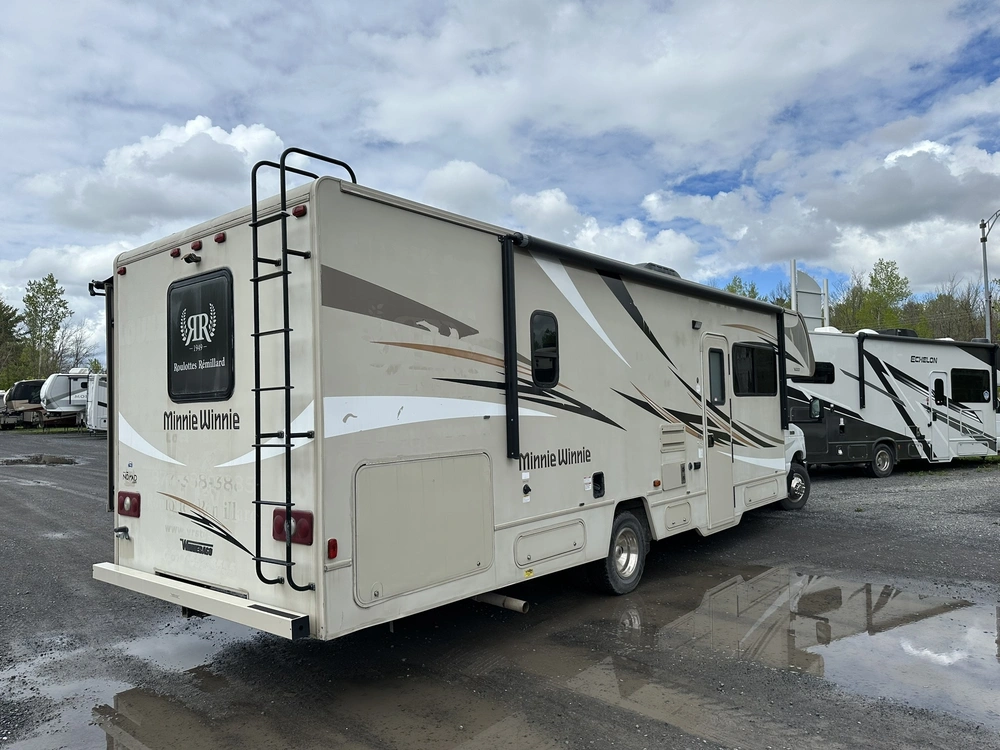 2018 Winnebago Minnie Winnie 31g alt