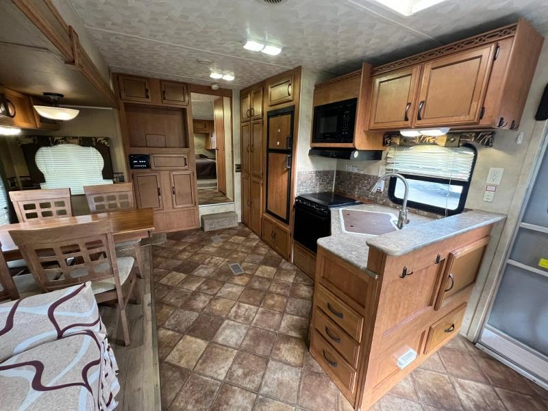 2014 Palomino Puma 276rlss alt