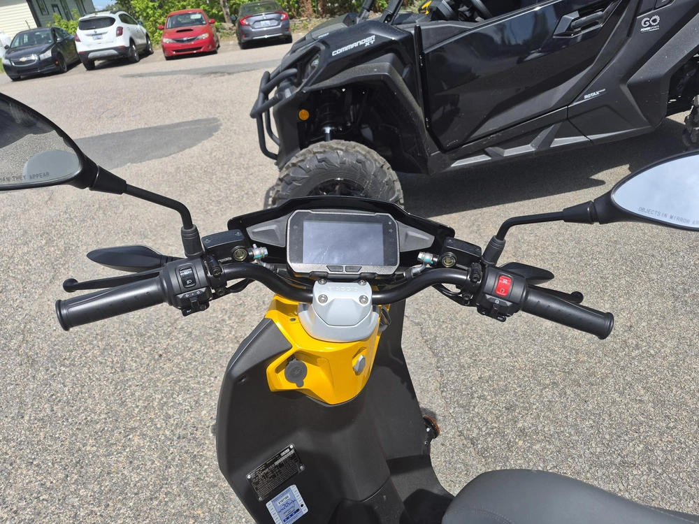 2022 Piaggio Piaggio 1 Active My22 Sunshinemix Greyam alt