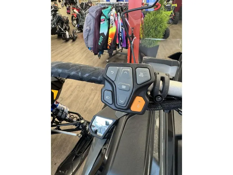 Polaris 650 Indy Adventure 137 Shadow Gray / Gloss Black 2025