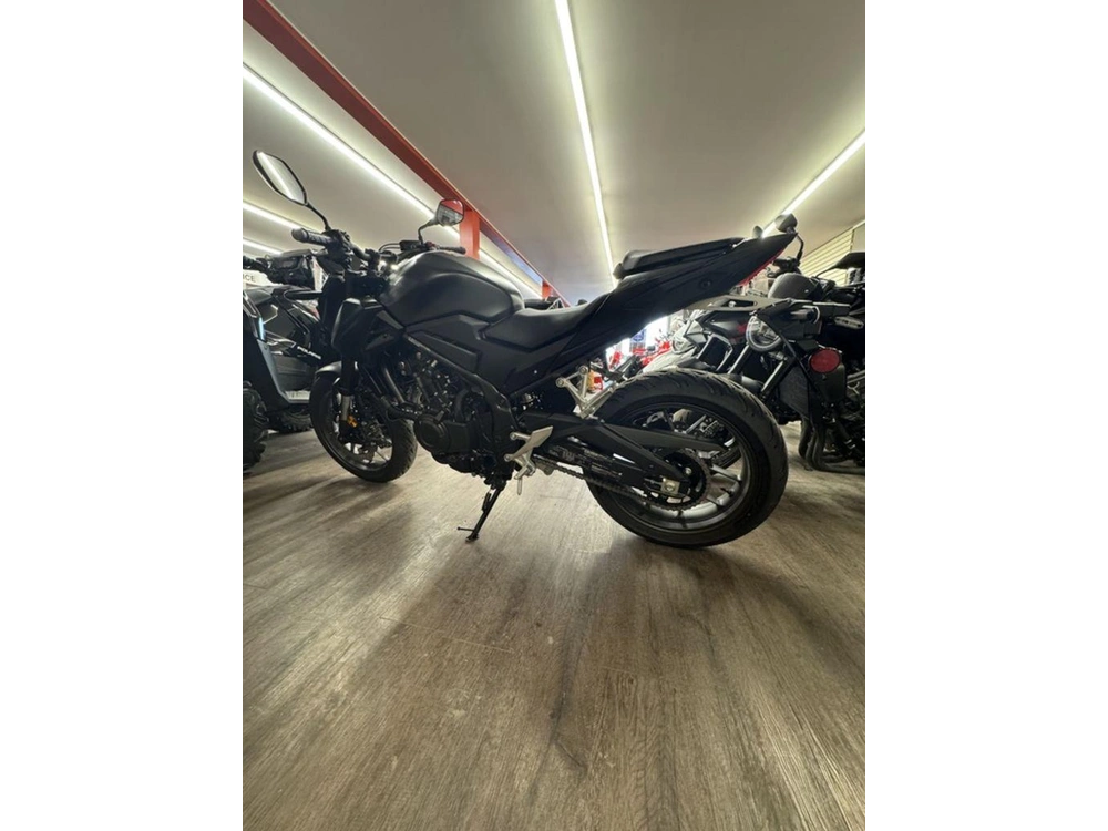 2025 Honda Cb500f alt