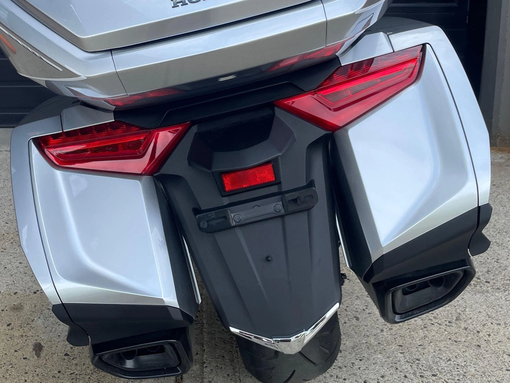 2025 Honda Gold Wing alt