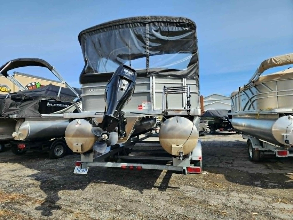 2023 Princecraft Vectra Pontoon alt