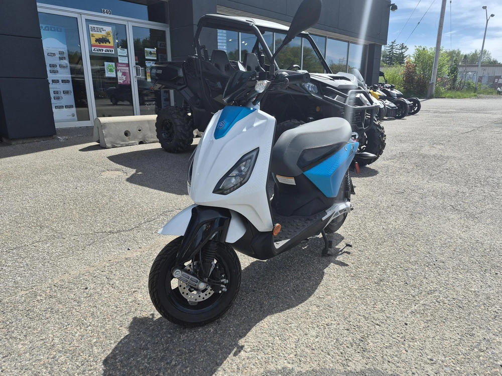 2022 Piaggio Piaggio 1 Active My22 Artic Mix Whiteaur alt