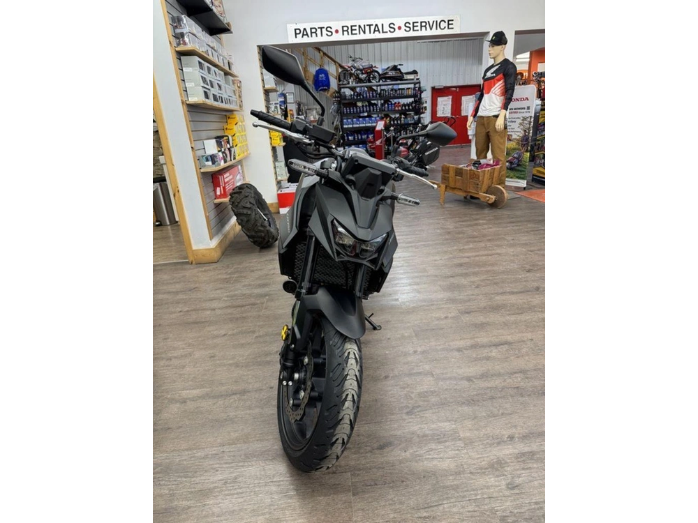2025 Honda Cb750 alt