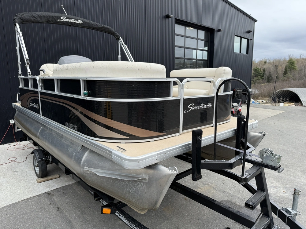 2014 Other Sweetwater 1880 W/50hp Yamaha Fourstroke alt