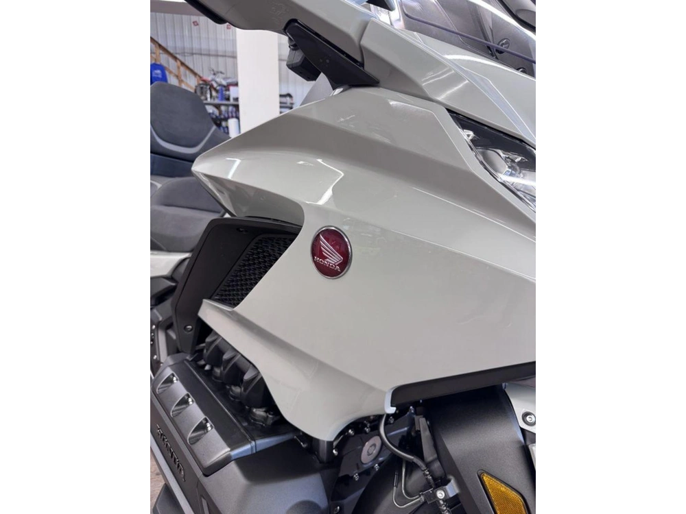 2026 Honda Gold Wing Tour alt