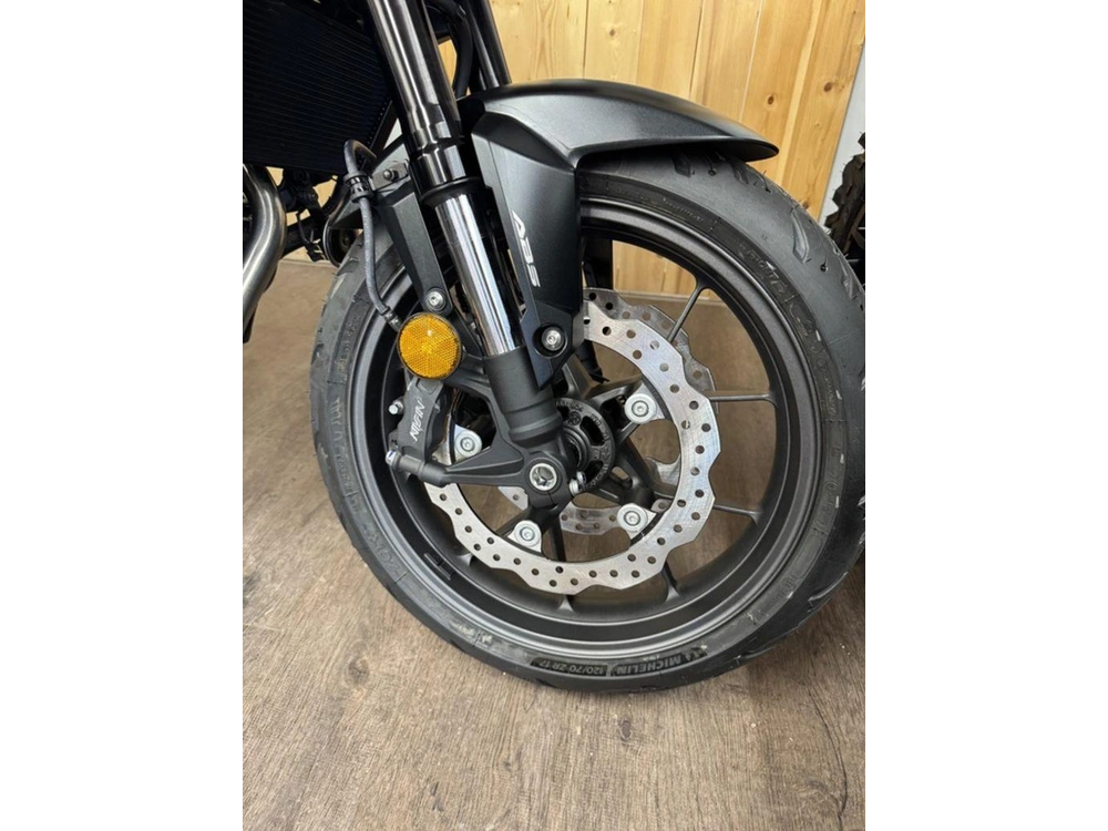 2025 Honda Cb500f alt