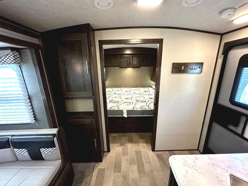 2020 Cruiser Rv Embrace El275 alt