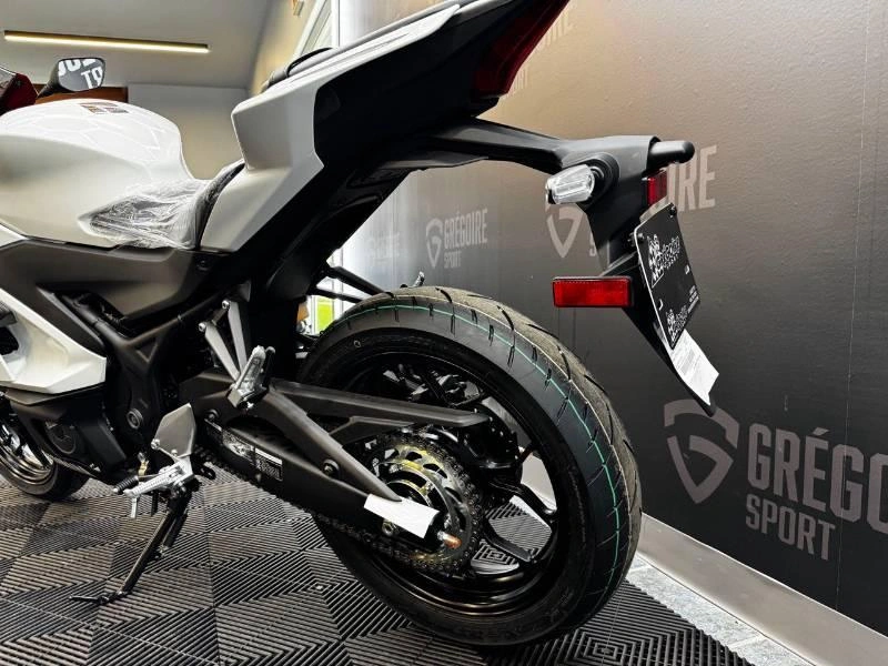 Yamaha Yzf-r3 70e Anniversaire 2026 alt