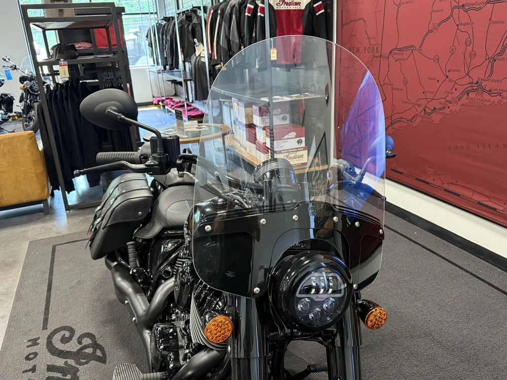 2025 Indian Motorcycle Super Chief Dark Horse, Black Metallic, 49s alt
