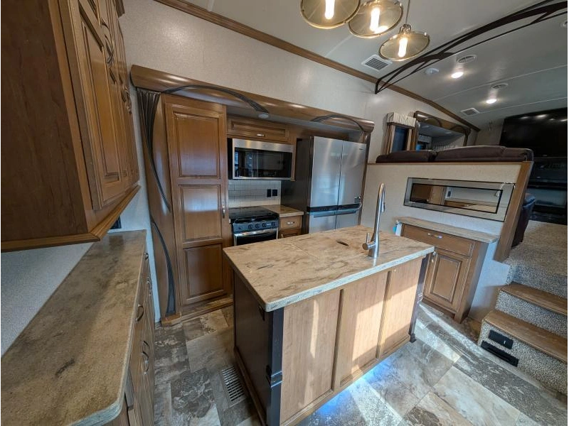 Forest River Cedar Creek 38fl 2019 alt