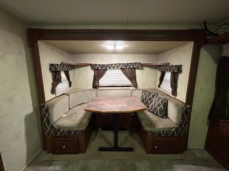2014 Forest River Flagstaff Shamrock 233ss alt