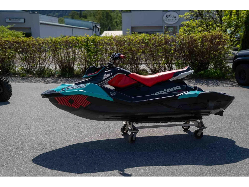 2018 Sea-doo Spark Trixx 3up Ibr Teal/red alt