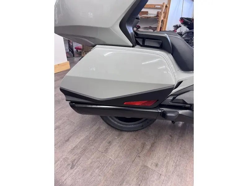 2026 Honda Gold Wing Tour thumbnail 13
