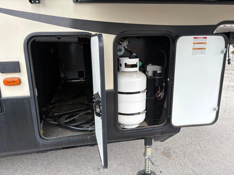 Keystone Rv Montana 380th 2018 alt