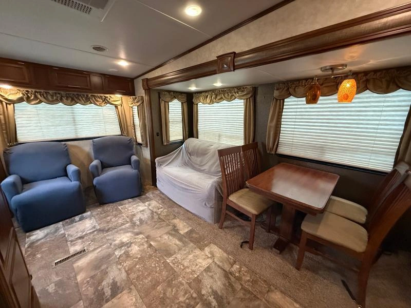 2015 Gulfstream Canyon Trail 27frld alt