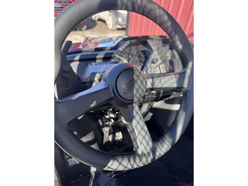 2026 Honda Pioneer 520 alt