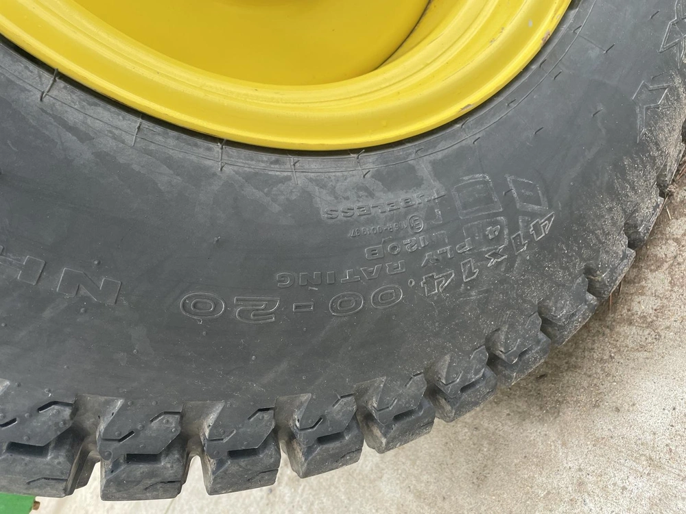 2022 John Deere 3039r alt