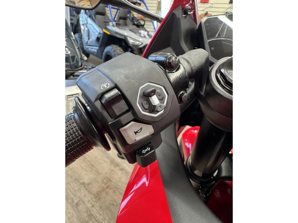 2026 Honda Cbr650r E-clutch Abs alt
