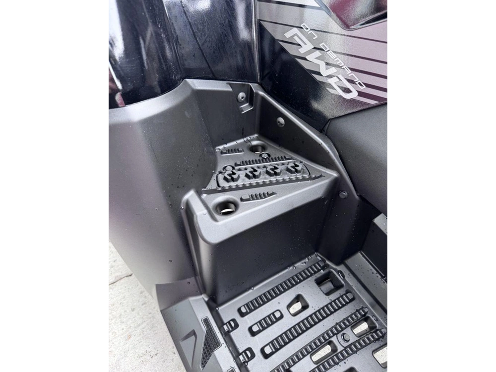 2026 Polaris Sportsman Touring 850 Premium Onyx Black alt