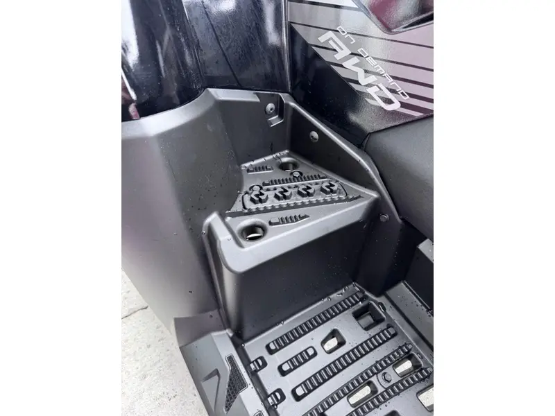 2026 Polaris Sportsman Touring 850 Premium Onyx Black thumbnail 19