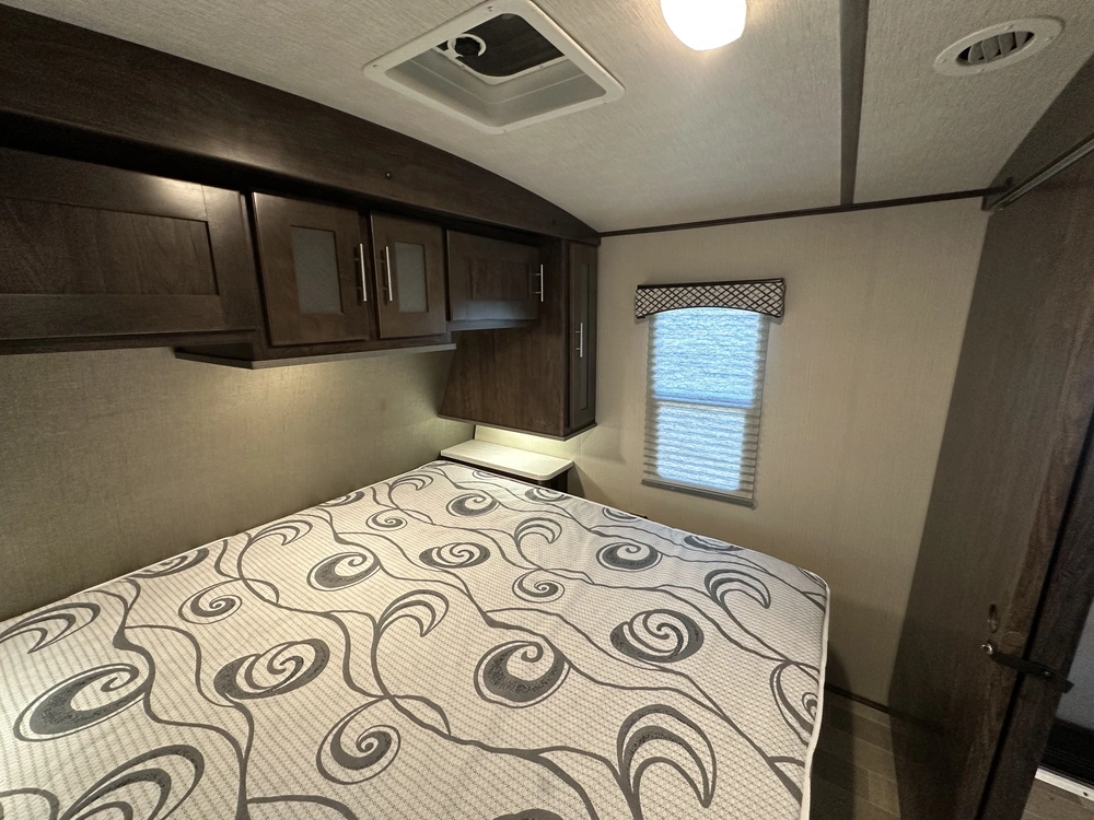 2020 Cruiser Rv Embrace El275 alt