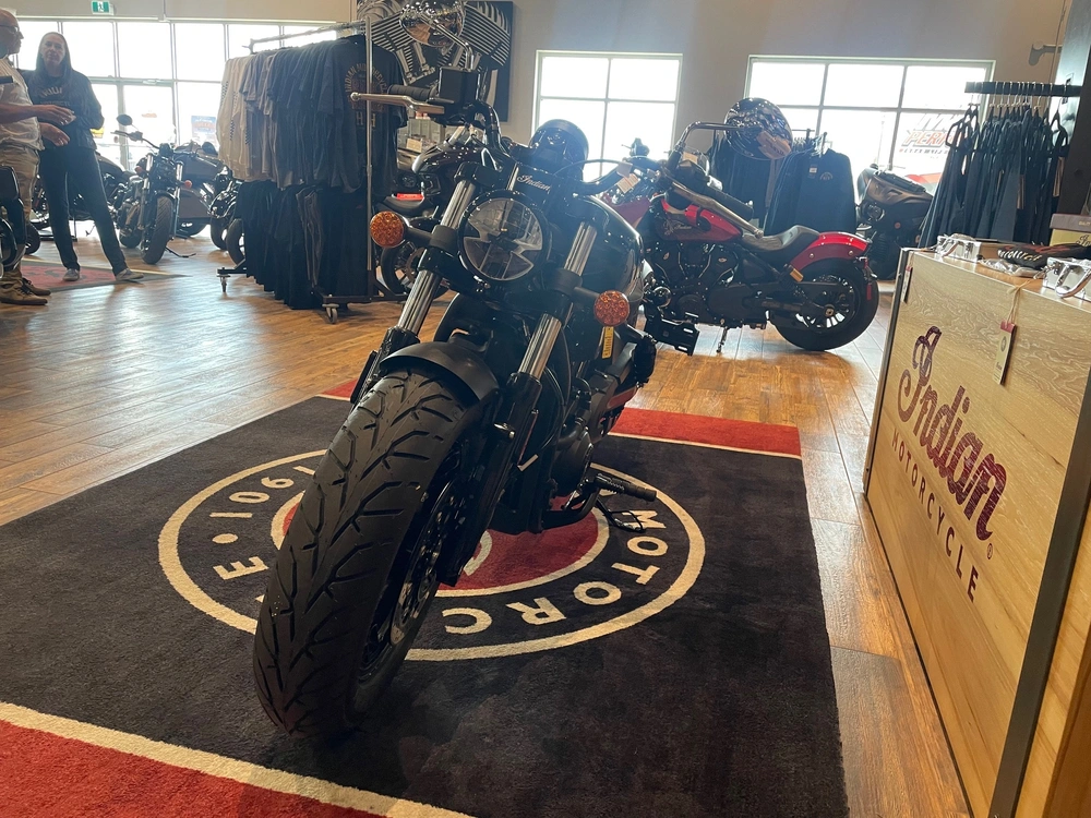 2026 Indian Motorcycle Scout Sixty Bobber - Black Metallic alt