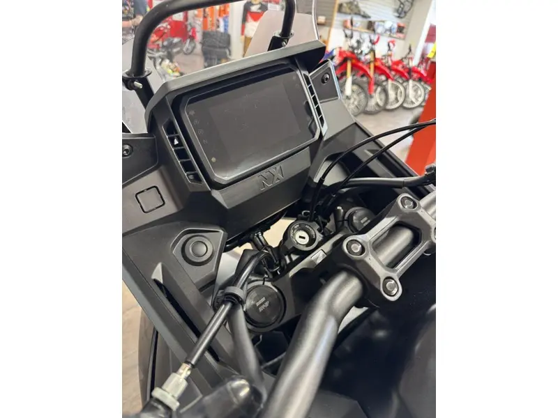 2025 Honda NX500 thumbnail 5