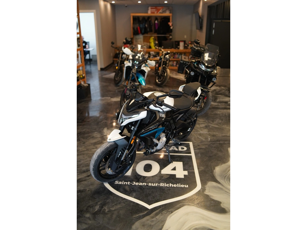 Cfmoto 675 Nk 2026 alt