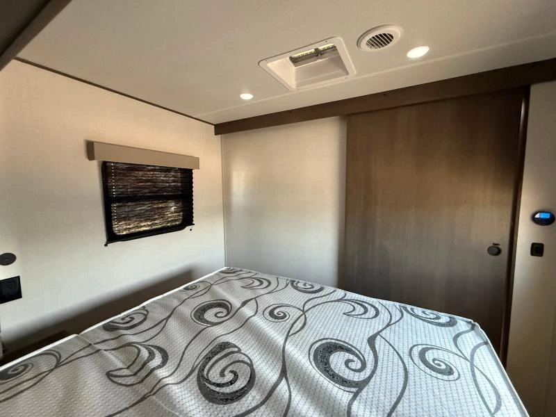 Grand Design Transcend 221rb 2024 alt