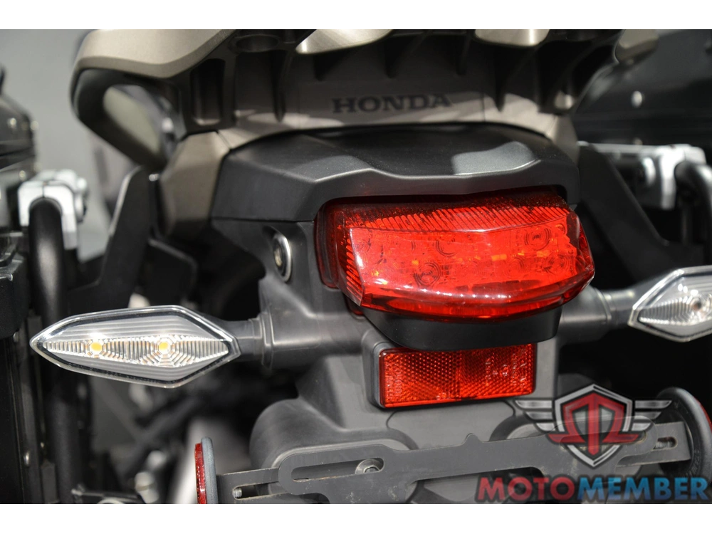 2016 Honda Vfr1200x alt